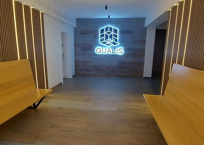 Lau Qualis Zona Coresi Mall